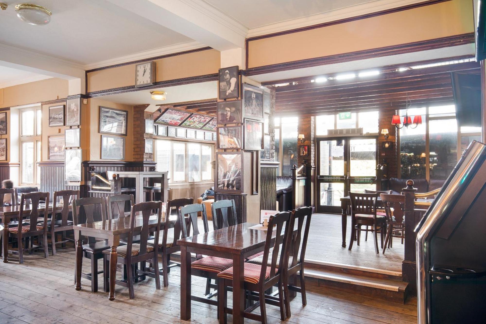 Oyo The Green Man Pub And Hotel Londres Exterior foto